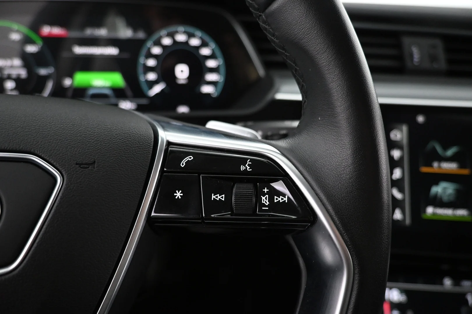 Car Image - 3Vd6rqLcCILtbXbPn44MfE