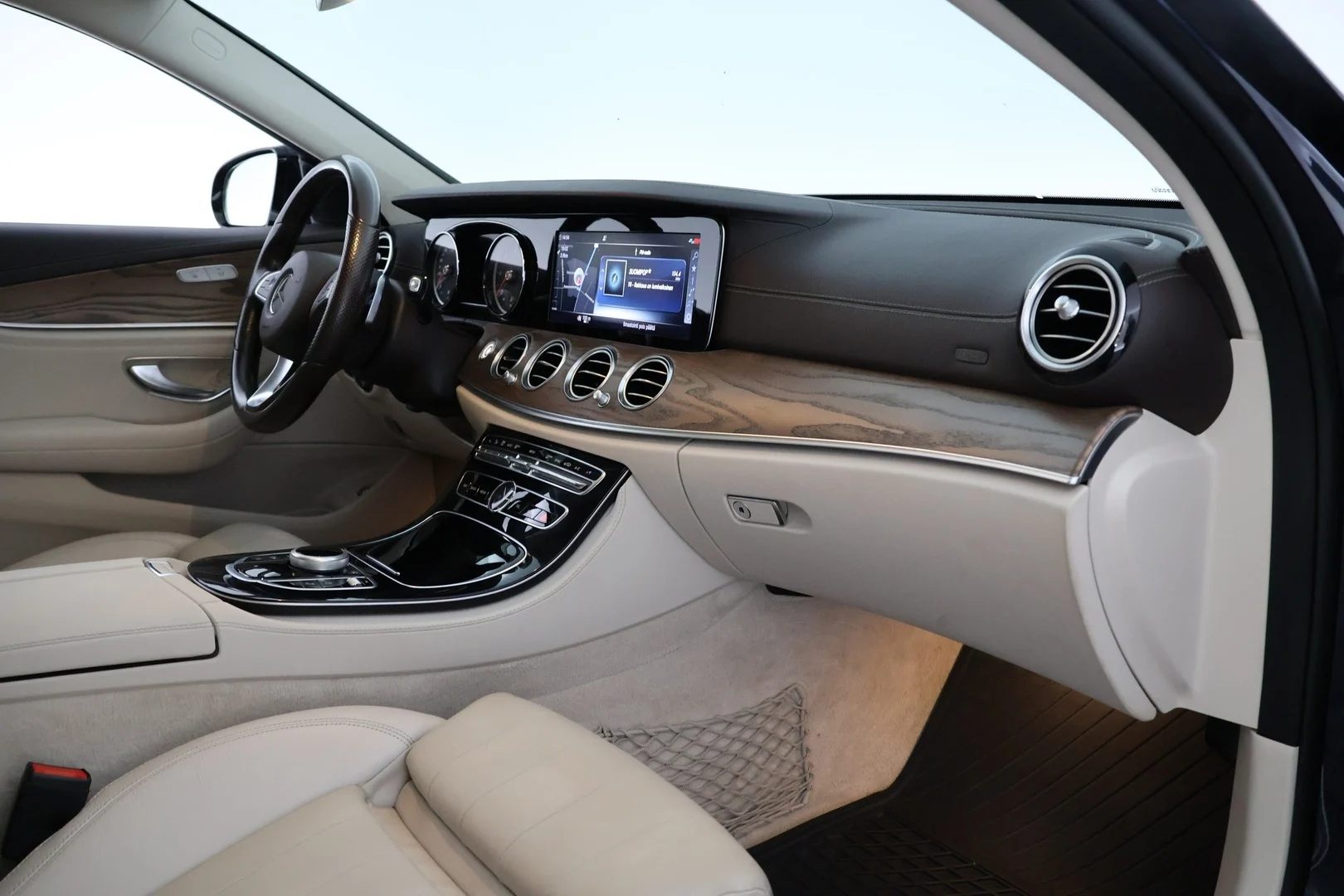 Car Image - 3n7KsyB7v64mqTC2KuwRFe