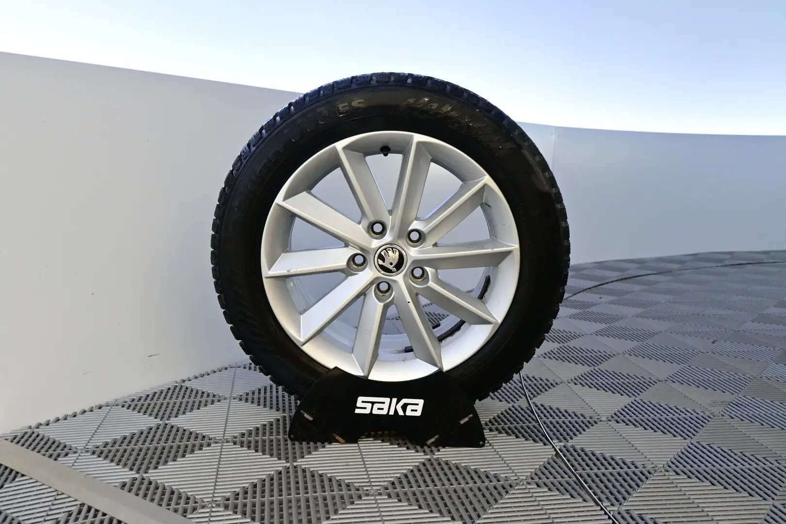 Car Image - 1WoLAcSRGTd6VGUvJvs6Ab