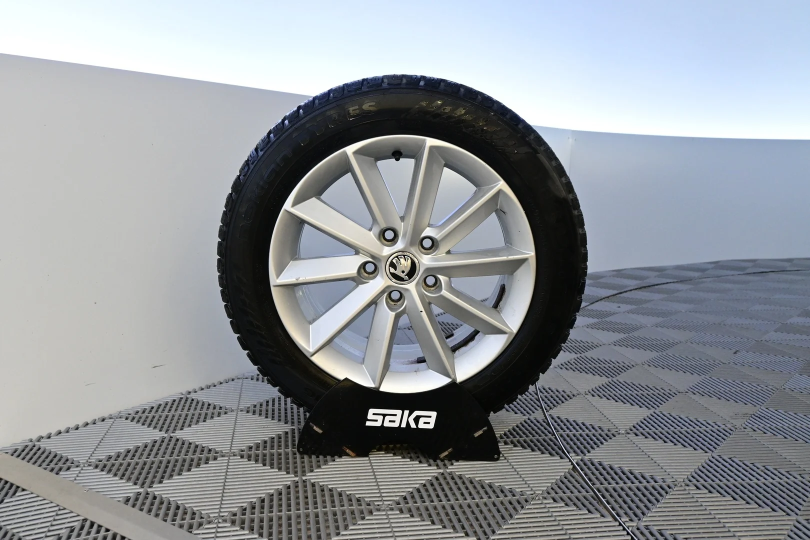 Car Image - 1WoLAcSRGTd6VGUvJvs6Ab