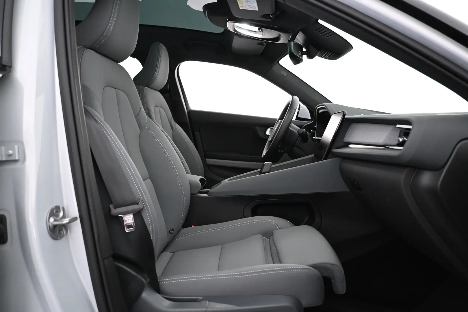 Car Image - 1F7BIIPDEyoNdLXF9jRNre