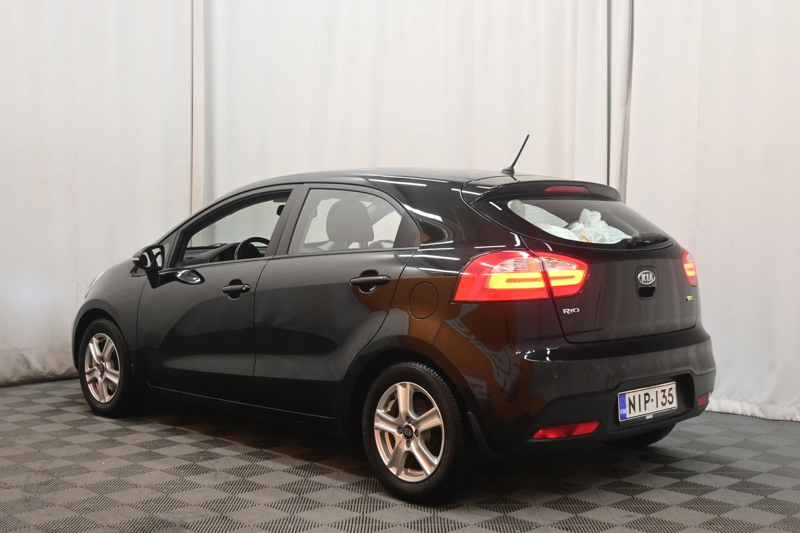 Car Image - DfmNMON5IpRaElqJOBq7r