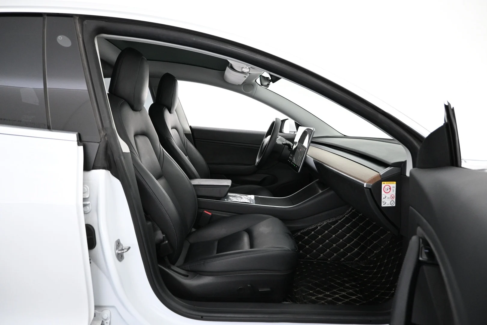 Car Image - eecBR8BOtYA1XN5zdm52q