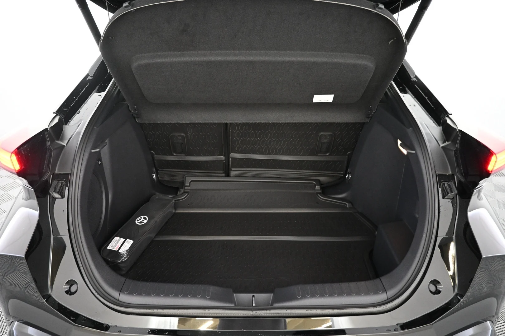 Car Image - lpjBrxA40niqlrvdb02Cp