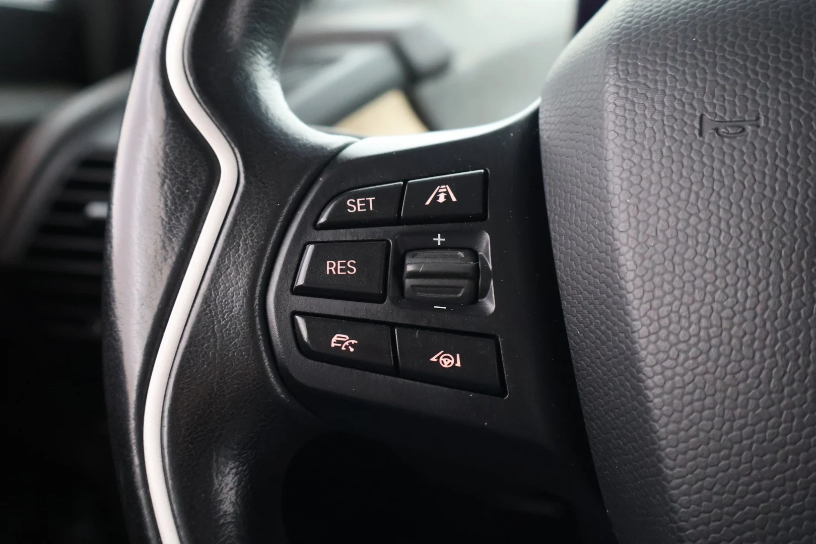 Car Image - 6SjT6IGi9siYUqcG6TefpO