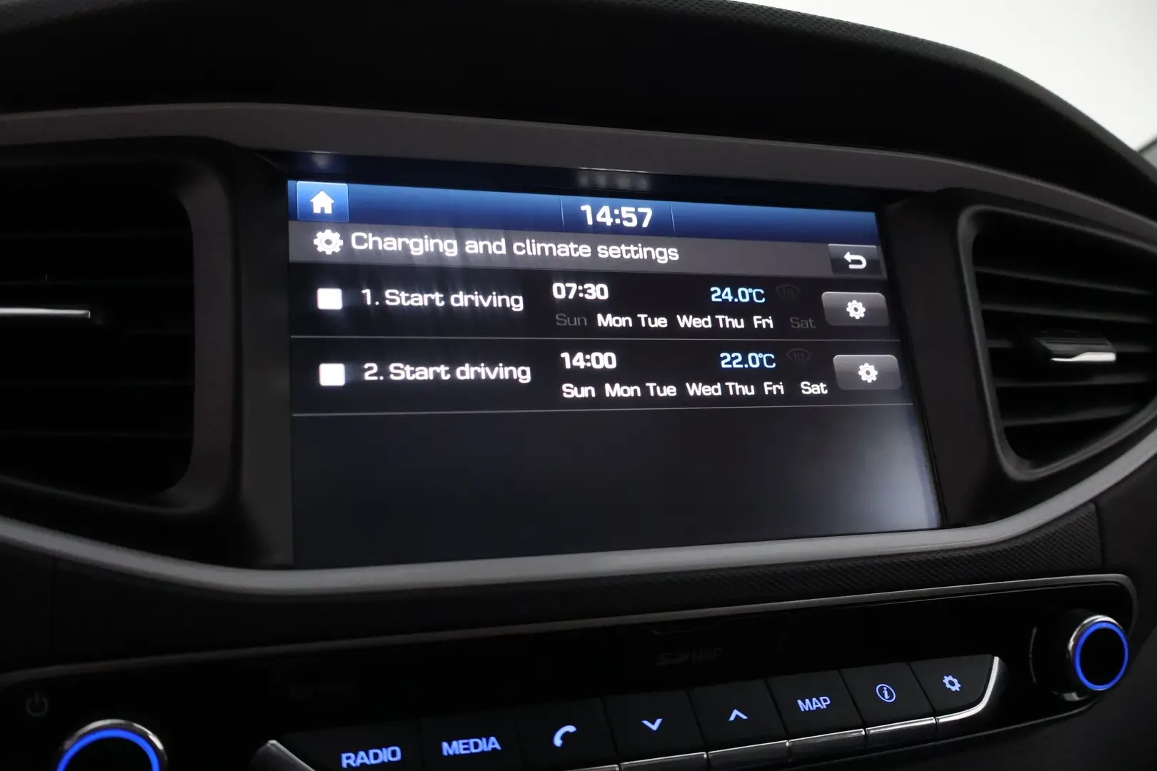 Car Image - 3IzQ7RHg92QzaD4eM3PXHz