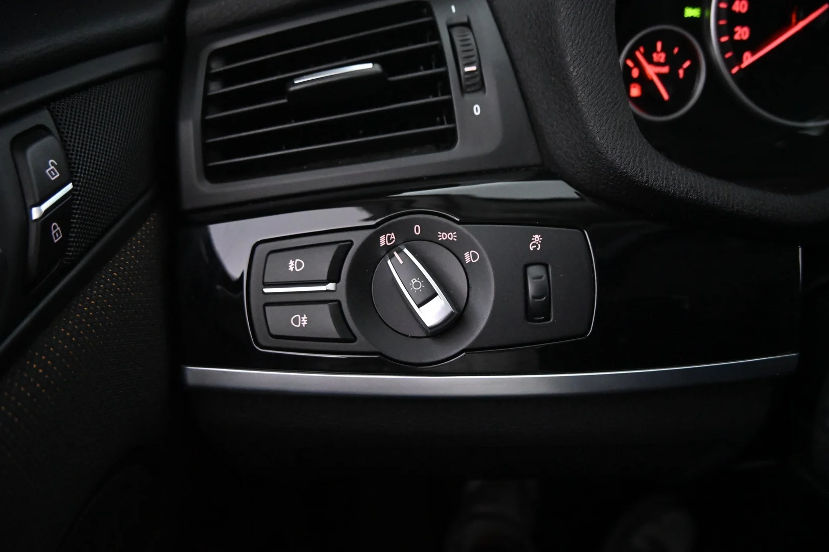 Car Image - 7IgH8GqCUIBMTnvSOJ98lR