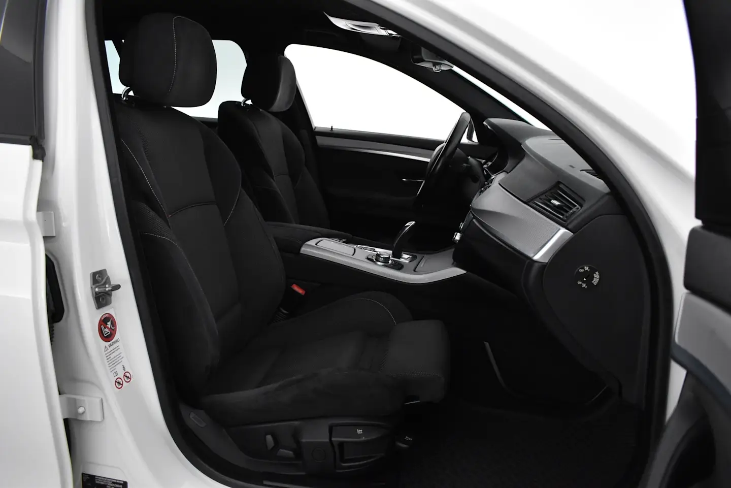 Car Image - 7Bmcu0q4rK4igqAKIRTJfM