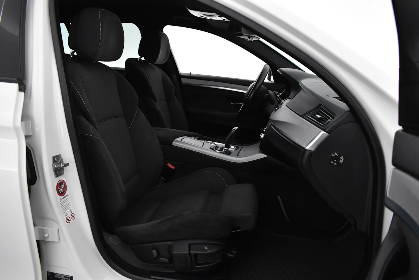 Car Image - 7Bmcu0q4rK4igqAKIRTJfM