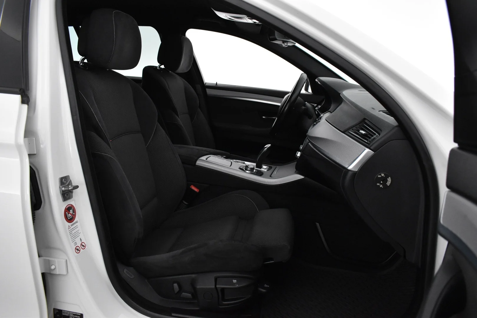 Car Image - 7Bmcu0q4rK4igqAKIRTJfM