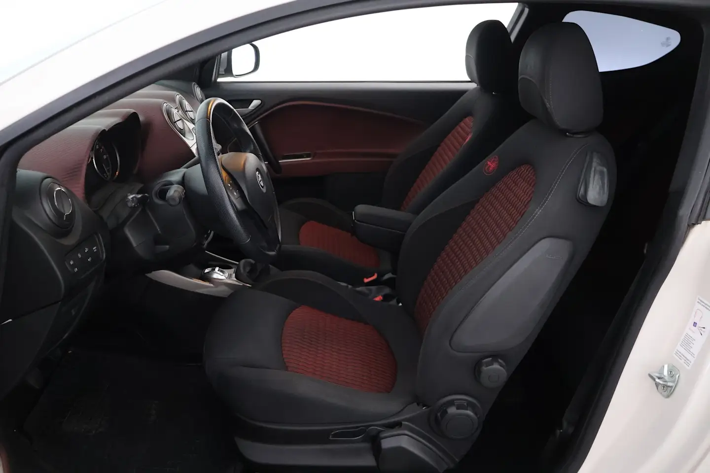 Car Image - 7ydKj9Nz8hufxerHE6A1tR