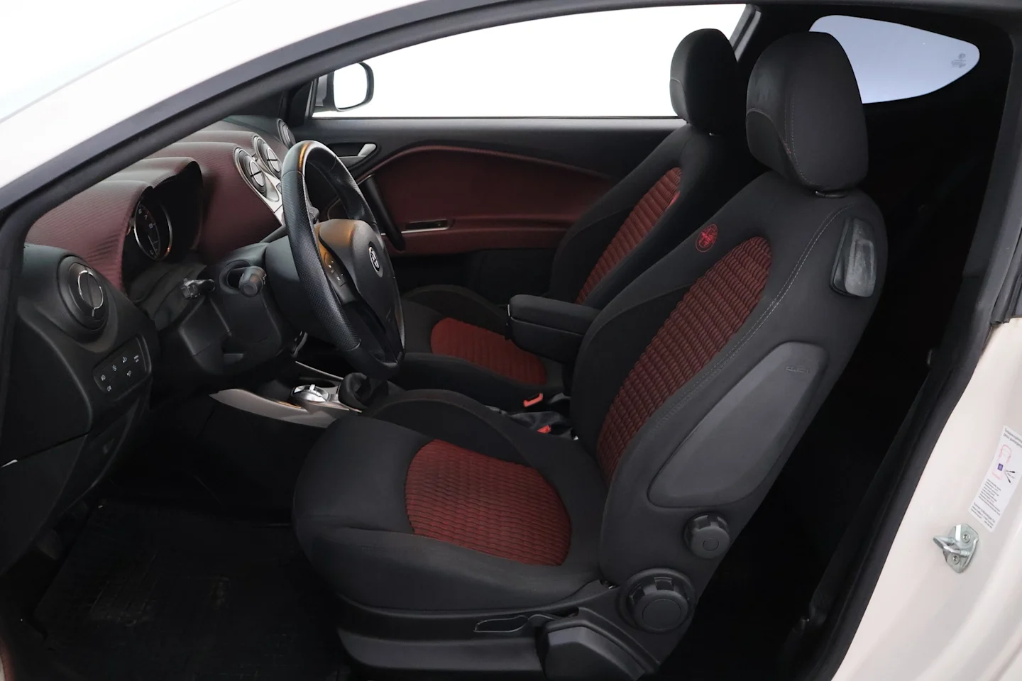 Car Image - 7ydKj9Nz8hufxerHE6A1tR