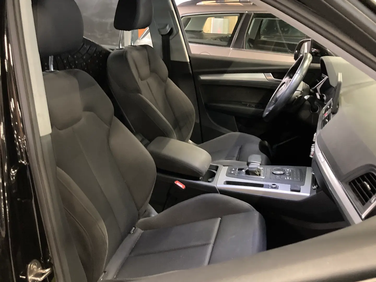 Car Image - 3706RkXC8j9x7lllzTg6yW