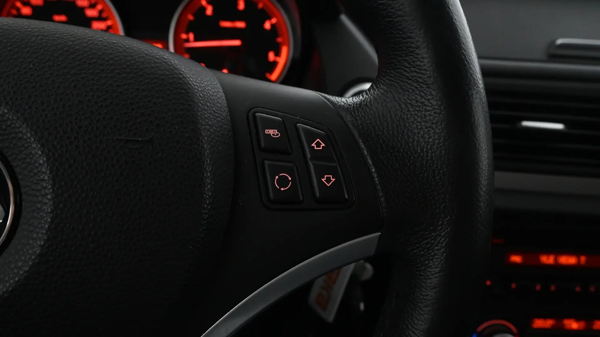 Car Image - zpGZOCpWQgON00Sm5Ob6g