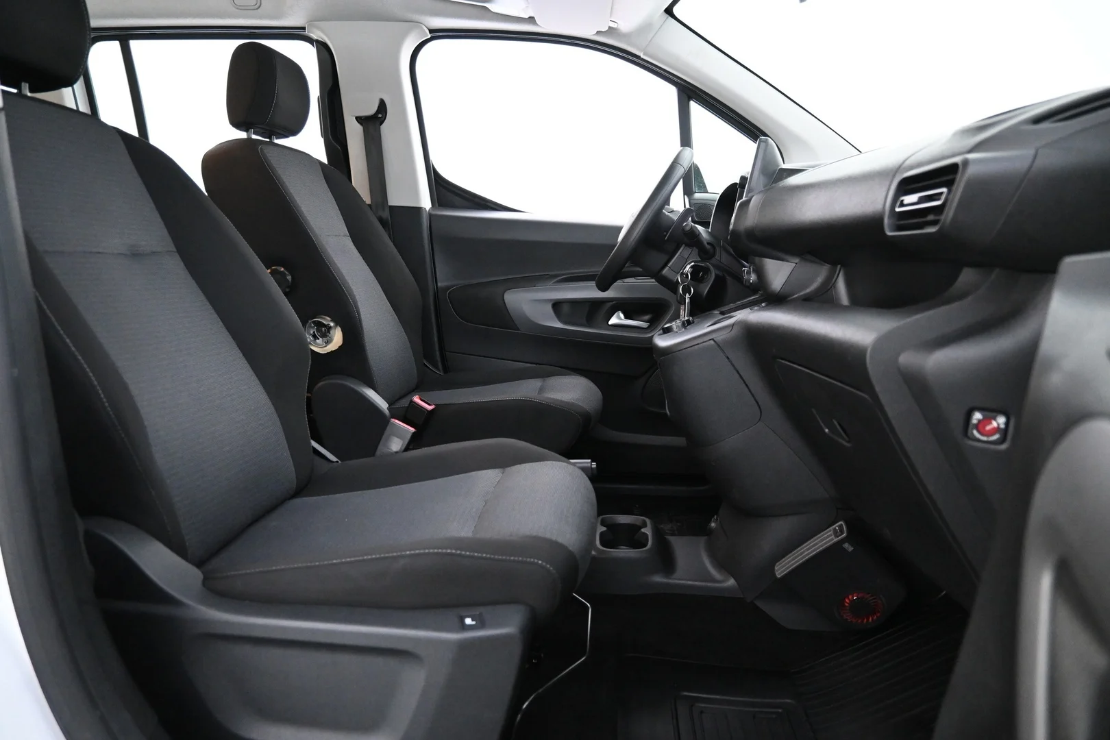 Car Image - 41uBCuc3N7nl9y6wSinErb