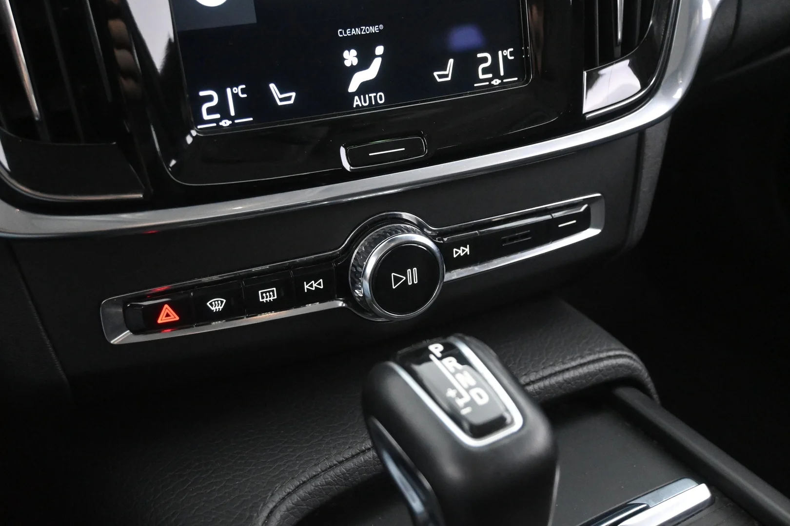 Car Image - 1GhW3ckCoL7Zix7tGcgBsE