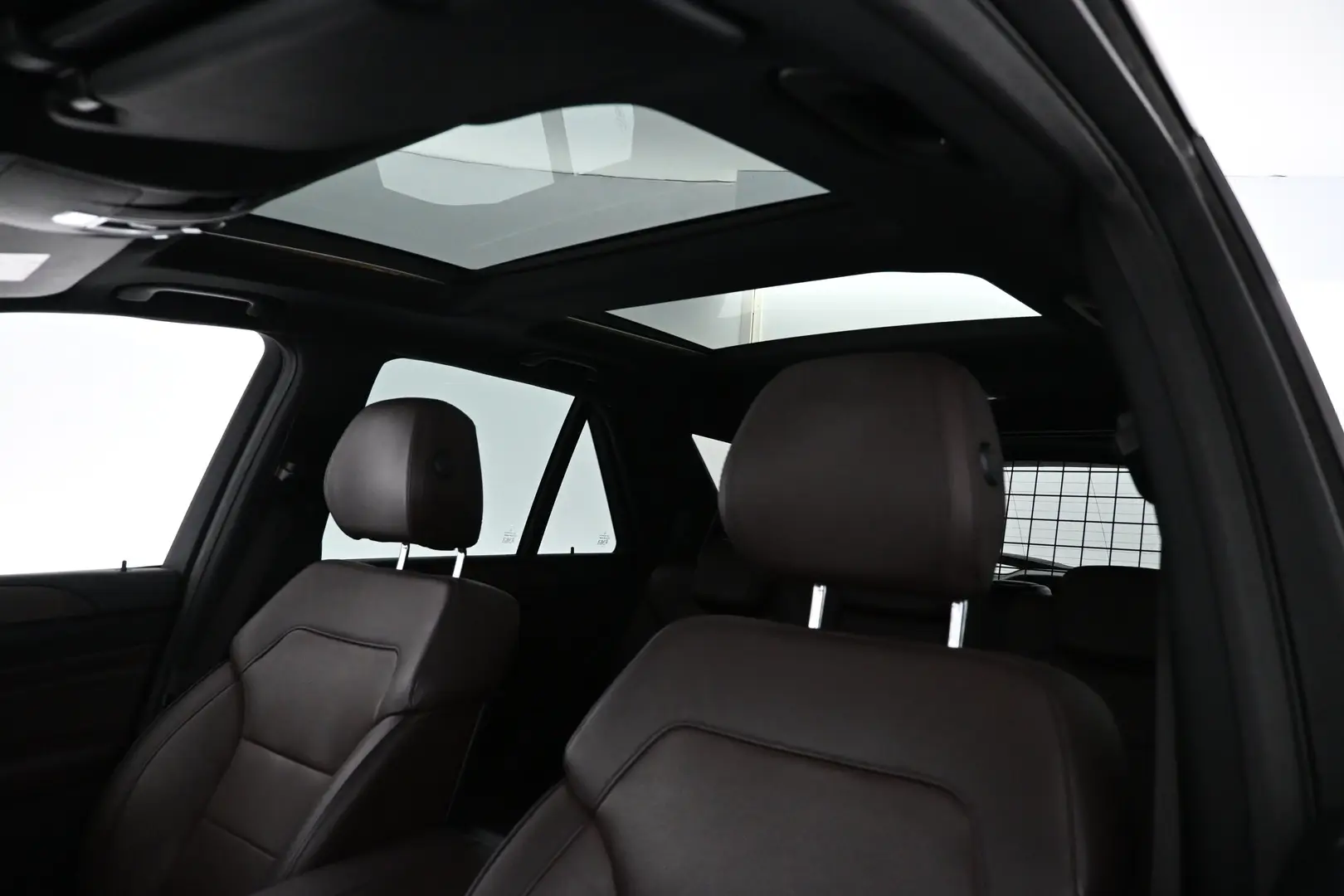 Car Image - 2H32mxr6qkgfHvuxbibUSz