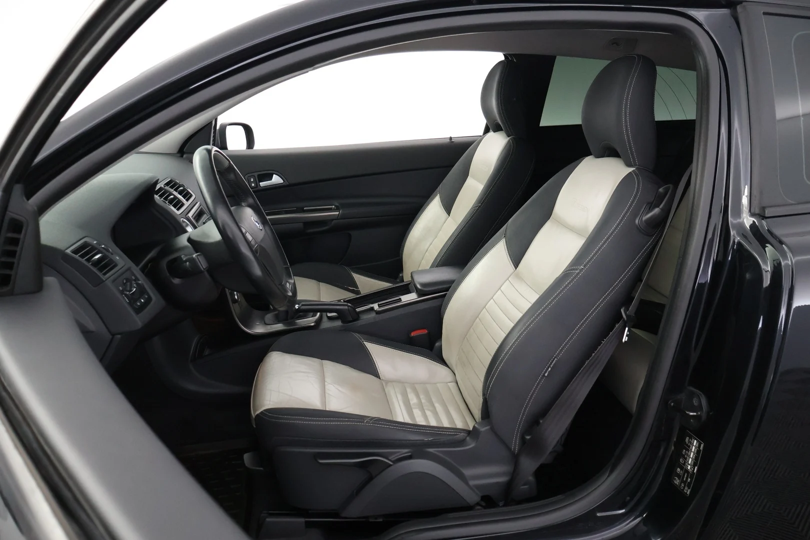 Car Image - 4njNFvgGB0f5997EOcOPRg