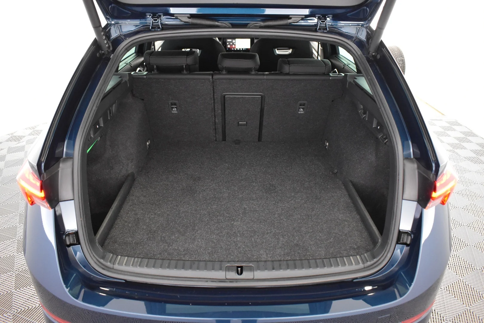 Car Image - TBE93Uxgr2g3ihgrKauPE