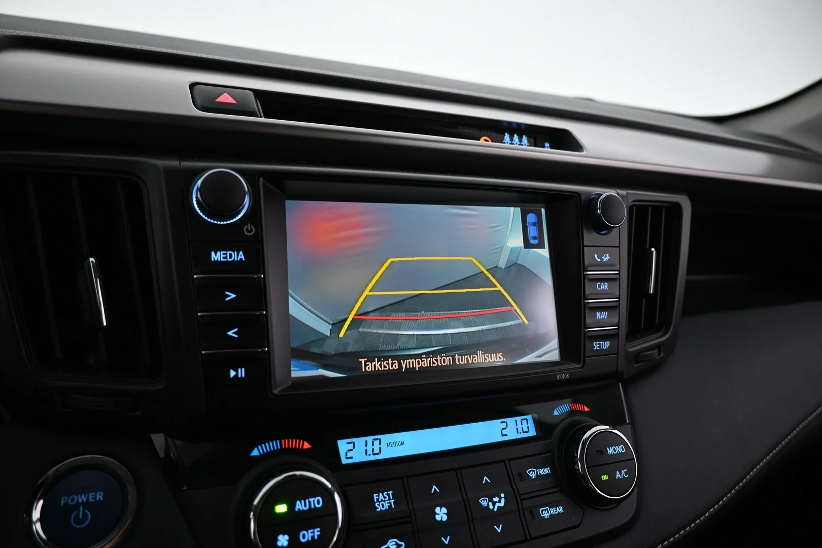 Car Image - 74bFHYtM0r4TXBHWLW6bDr