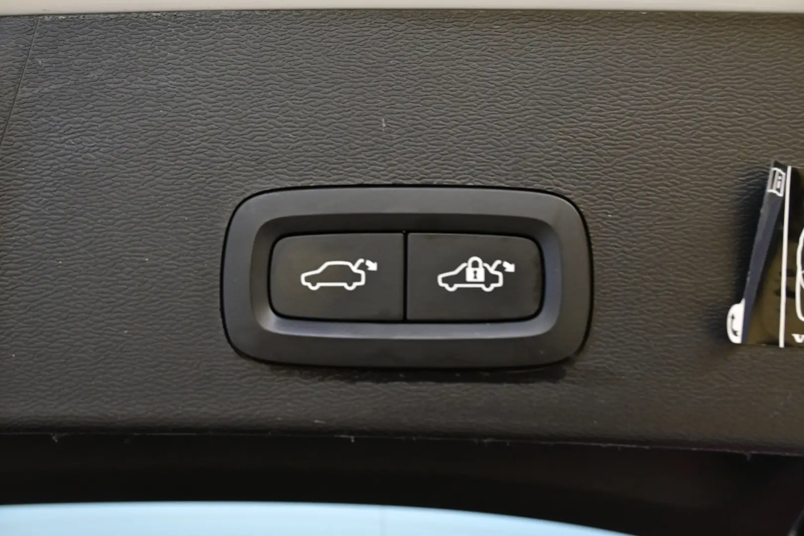 Car Image - KH1re8yu03QPWkfLW8P14