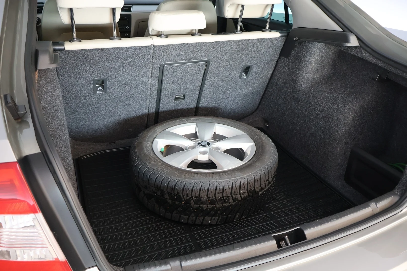 Car Image - 7wzPjxD1rBHffsOvqSRRoS