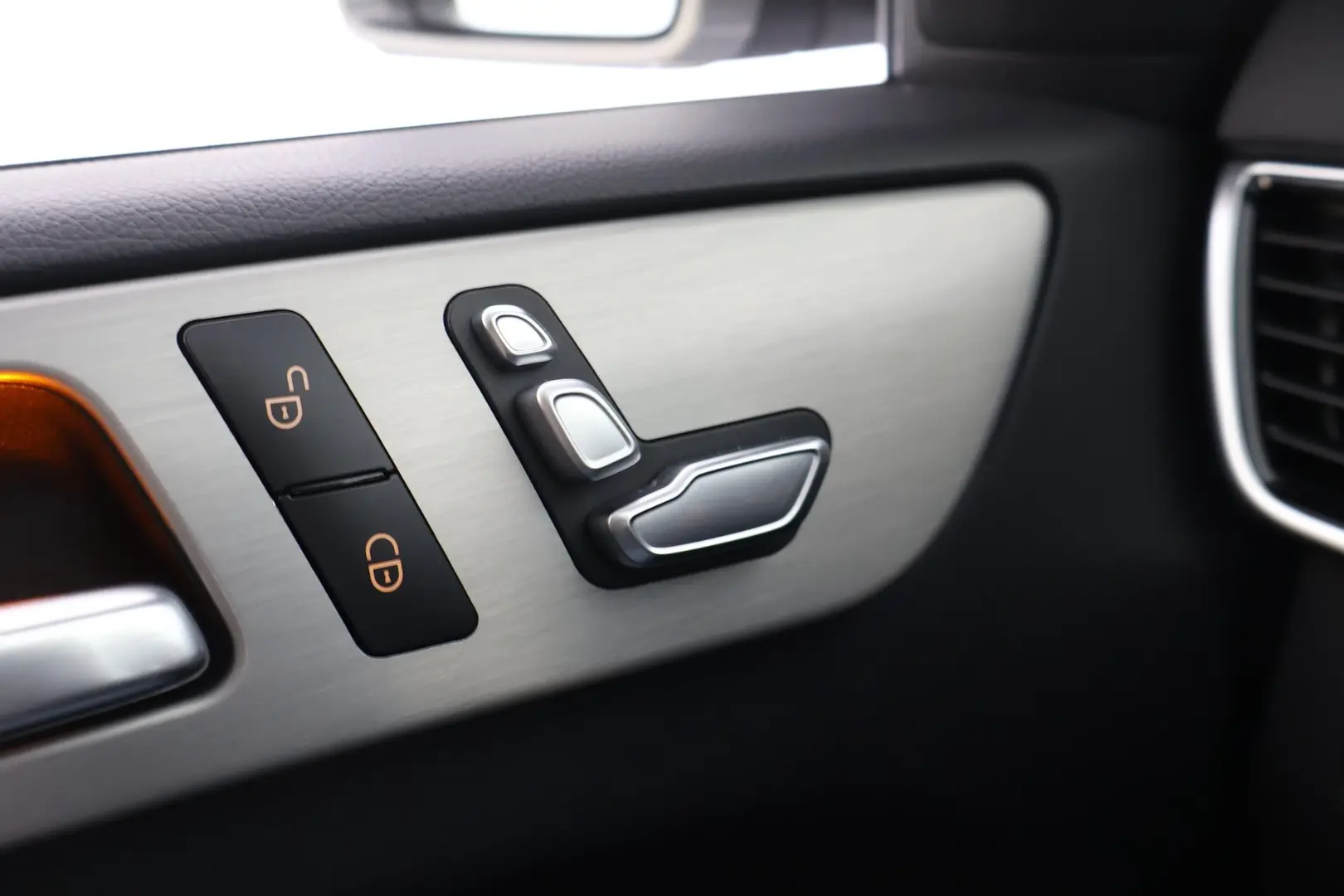 Car Image - MVyB7v0Eo1prirdmDHFDC