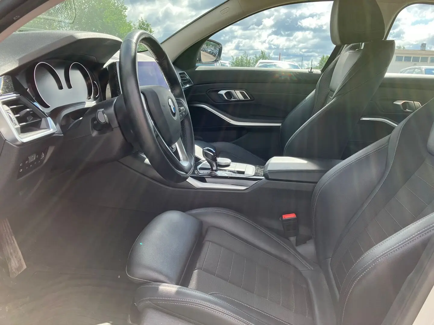 Car Image - bw8f3sEZJcSkA3DSWuvKk
