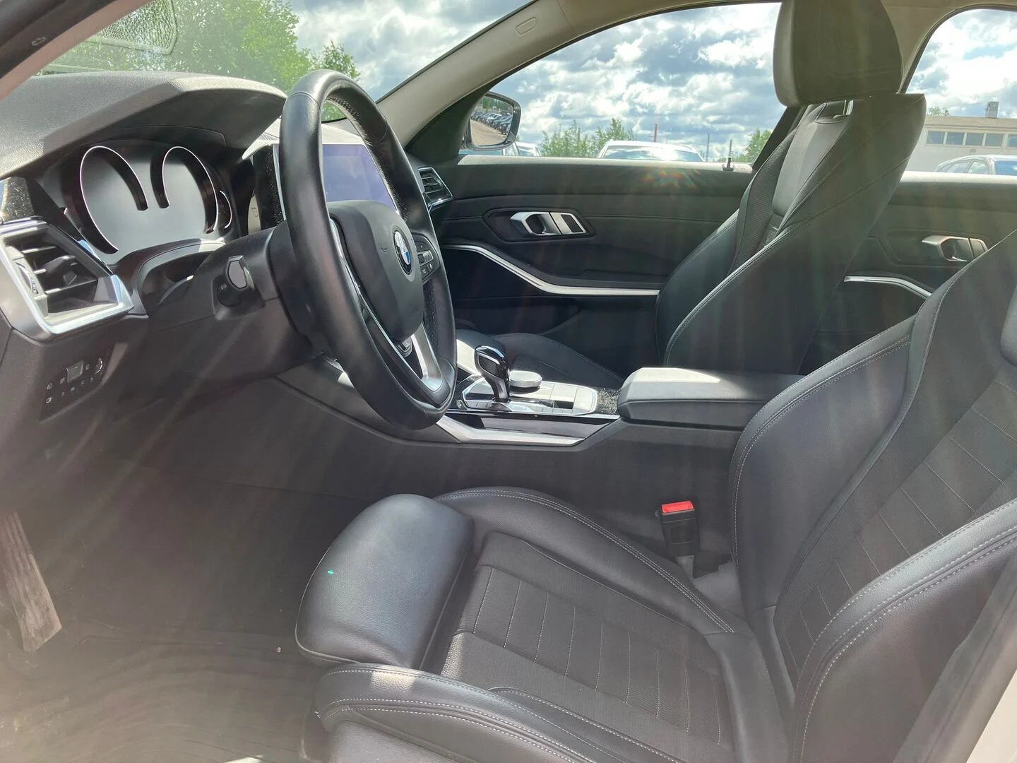 Car Image - bw8f3sEZJcSkA3DSWuvKk