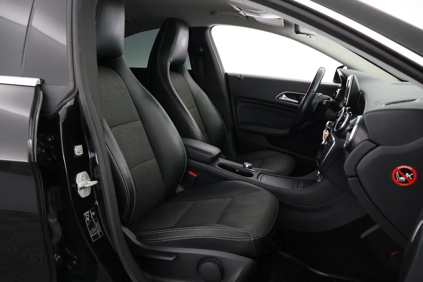 Car Image - 1DB176wg28Jr9Jg69QGBKD