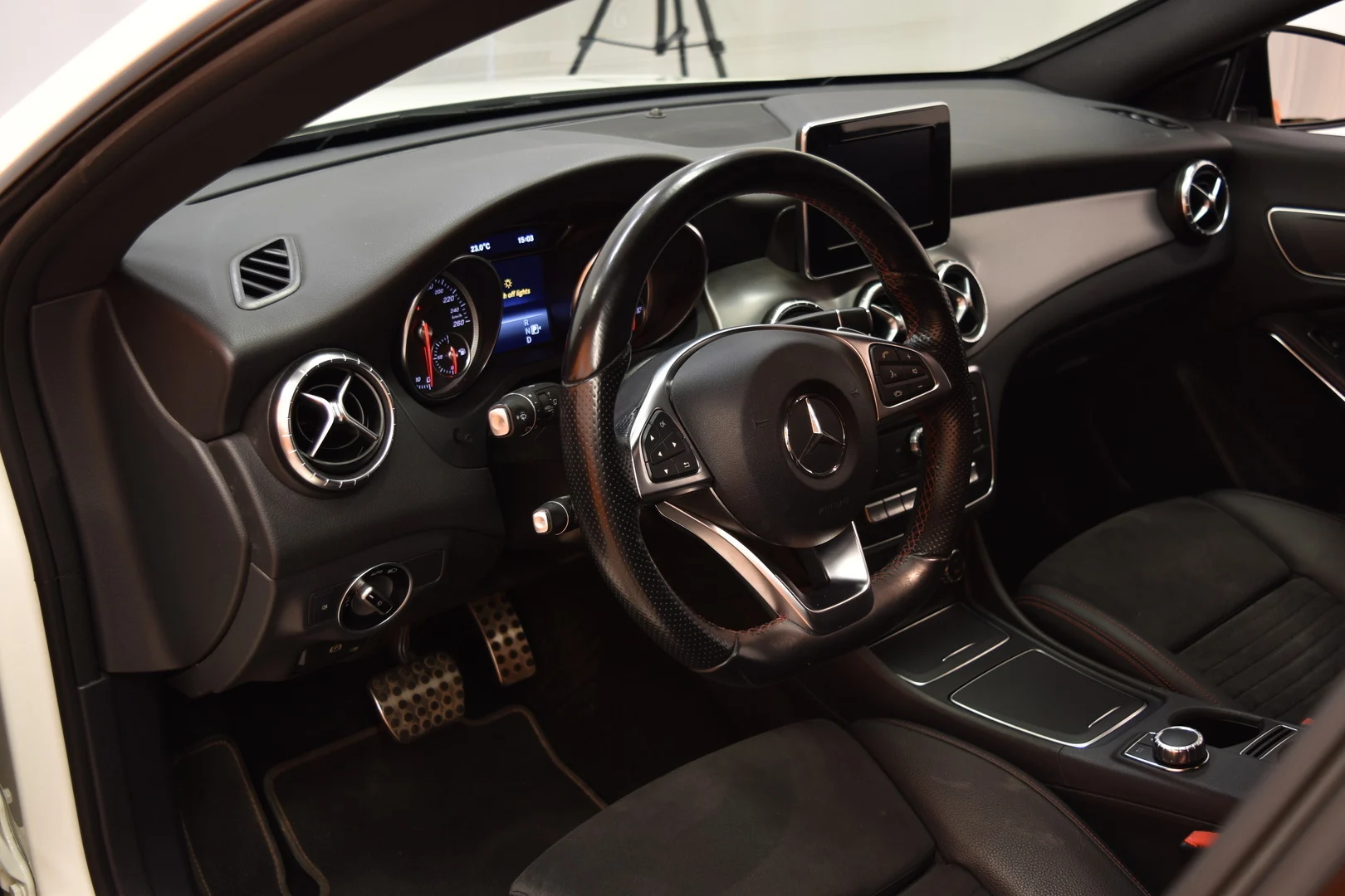 Car Image - 5xeVc0hE3MOsDogtoi97Eq