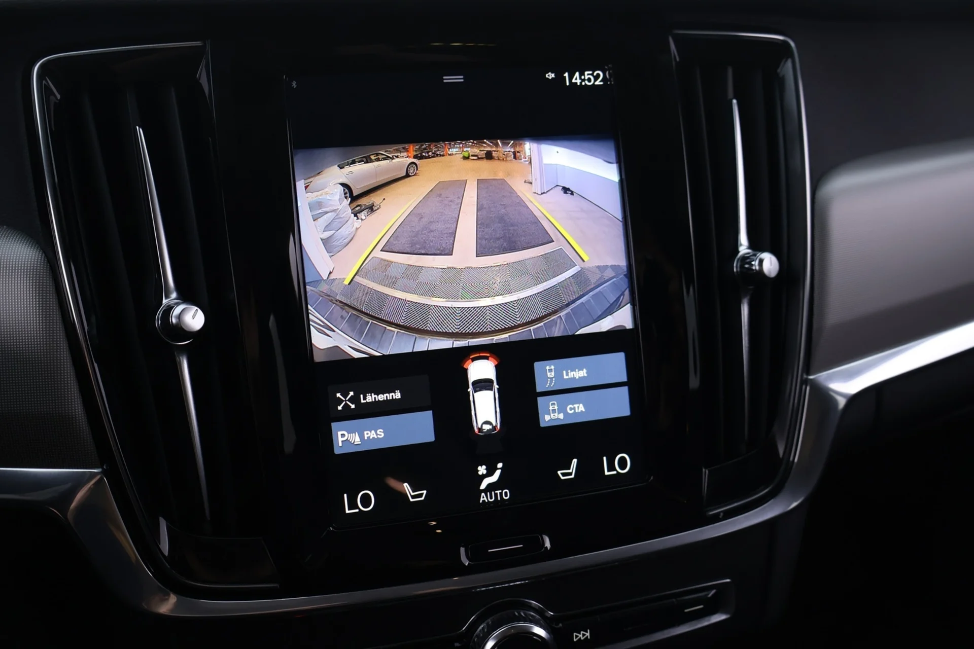 Car Image - 2MvNOmtj6E1y3790IpoPHi