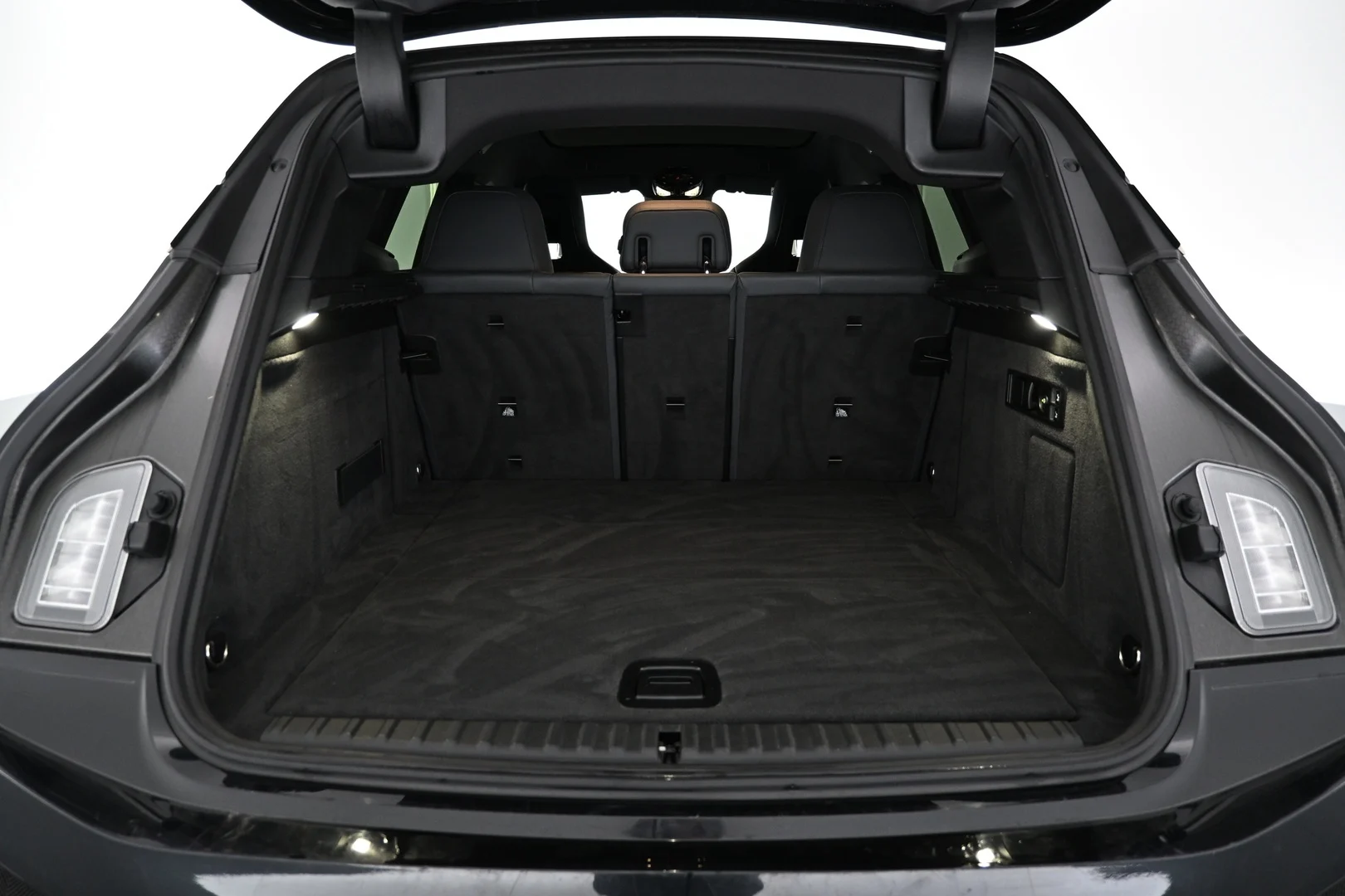 Car Image - 6ZCrjErnJlzNm04D0xDl8f