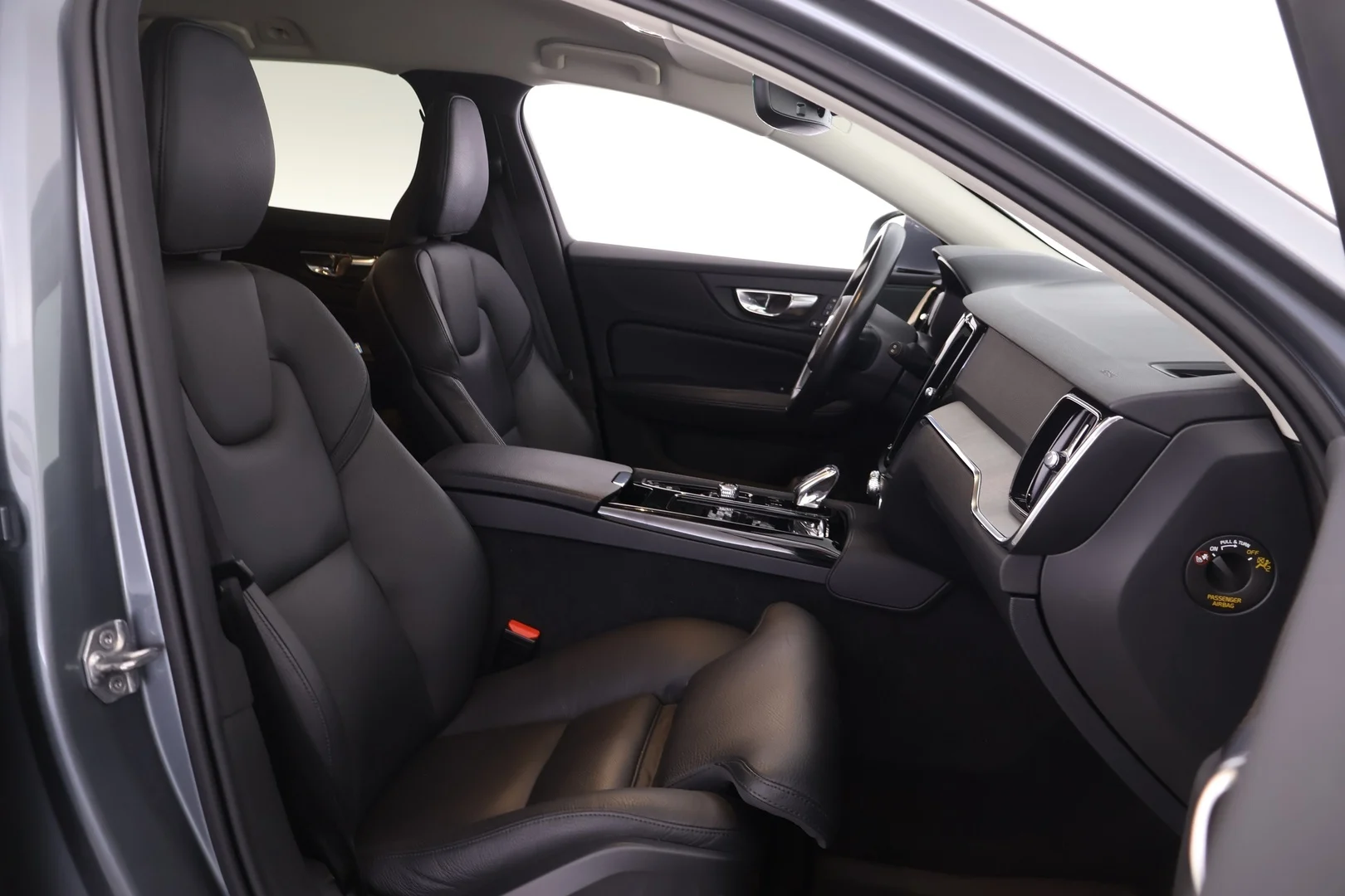 Car Image - pKKvEjCqS0QZJXdau2W5q