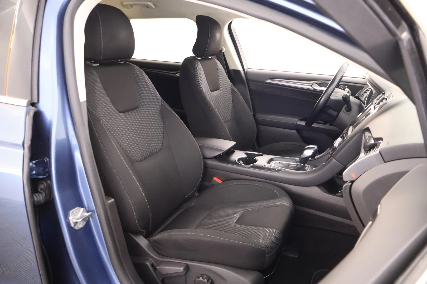 Car Image - 41xNm5eVGZkeySQj1LJCve