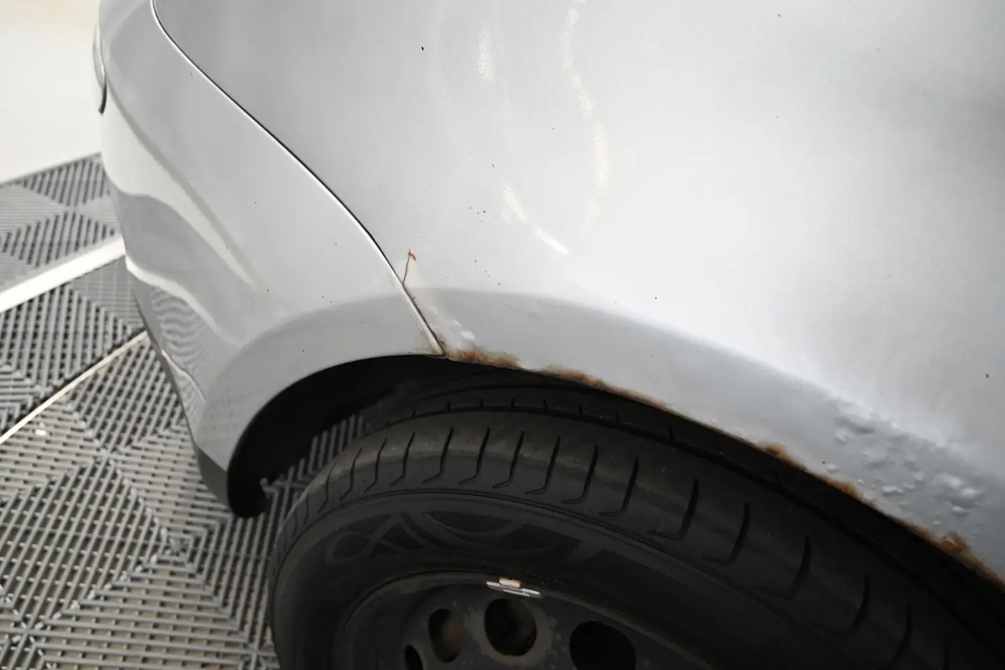 Car Image - 24NmHhuesj7T4FpWhgPRqR