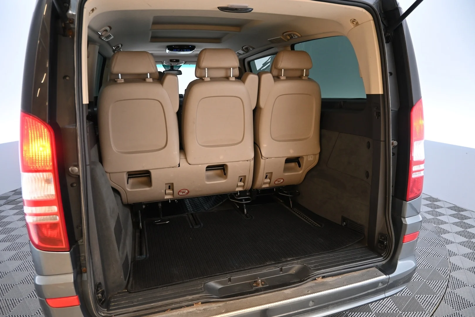 Car Image - 2Glb1xpPgmjHM8SzcVSbwc
