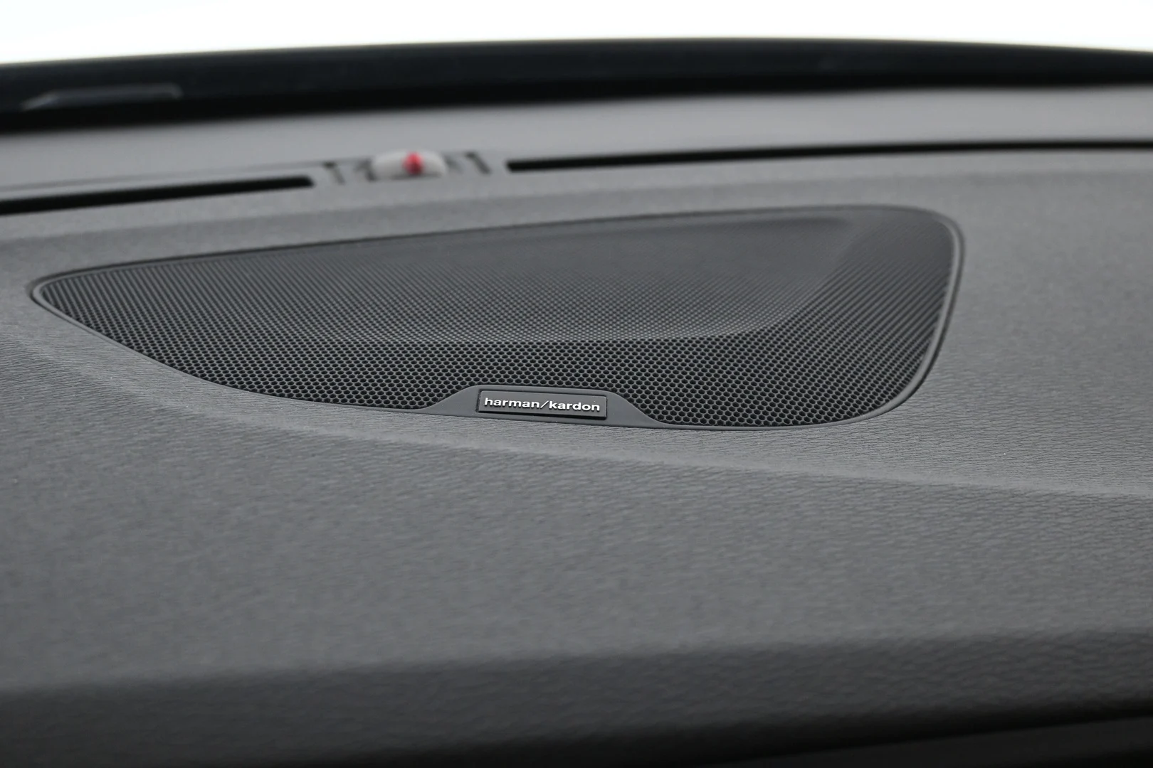 Car Image - 1I6eO20fGOCqQb87LCVYo0