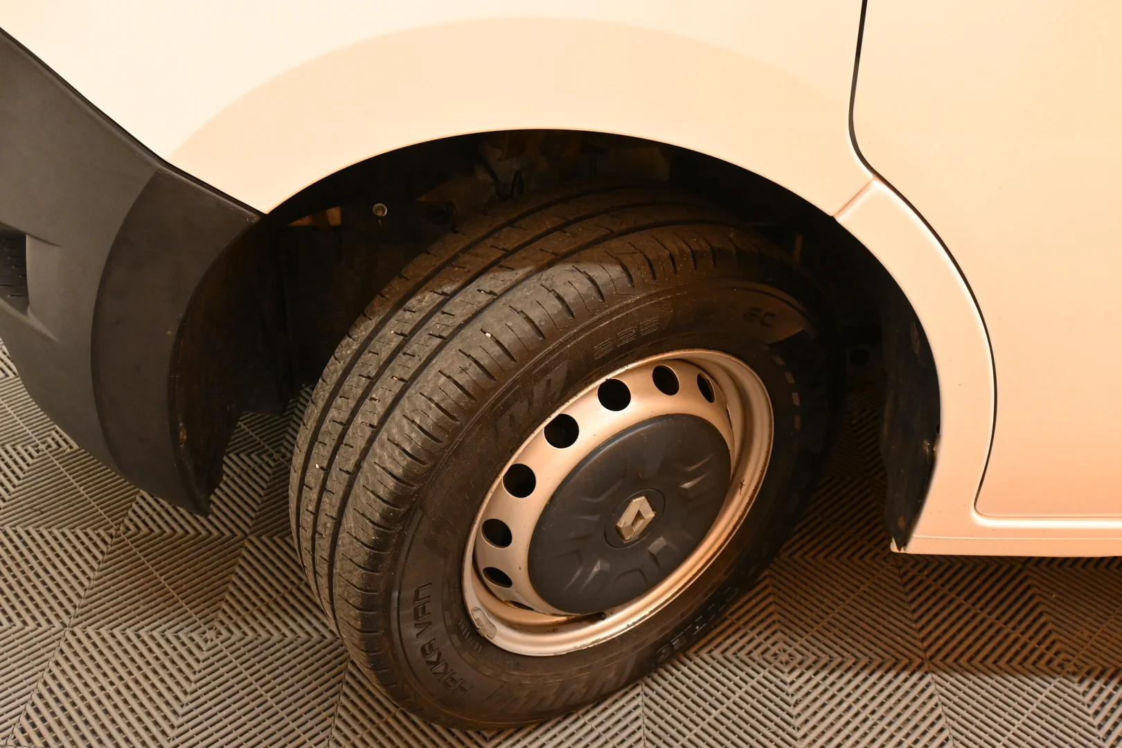 Car Image - 4kkOMQkUMX1Df8rCMpcUqF