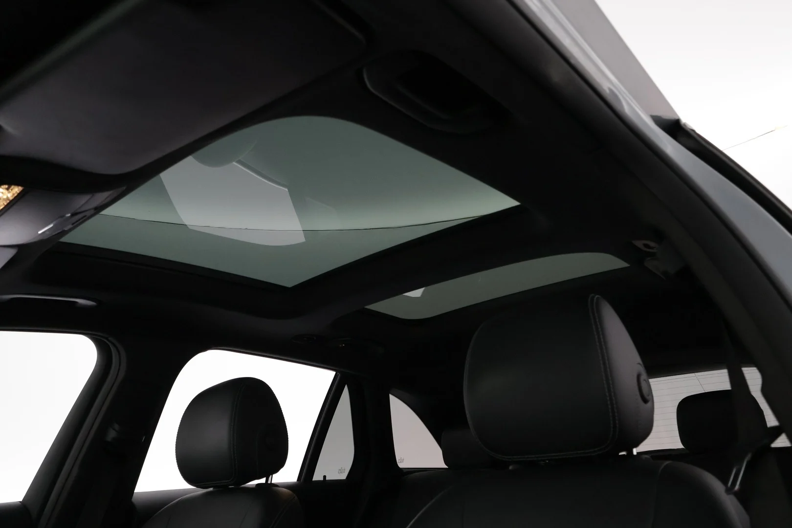 Car Image - Rnz8AImhZFKbPNFxjTtAV