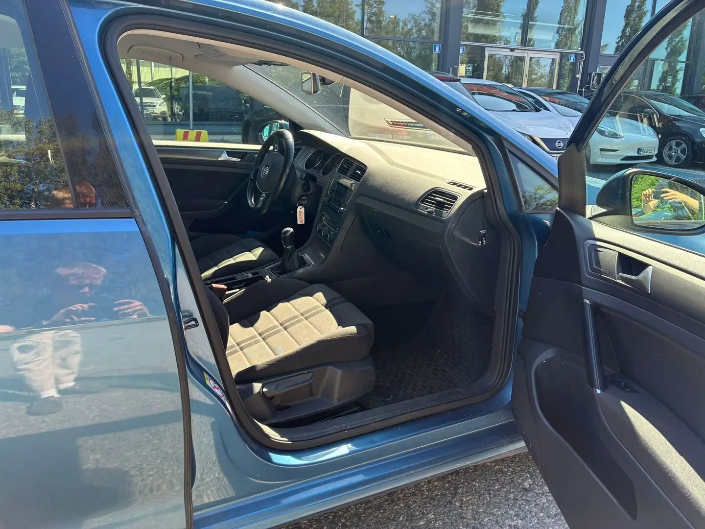 Car Image - 2W0RMaahkwSesi1YlWqHFZ