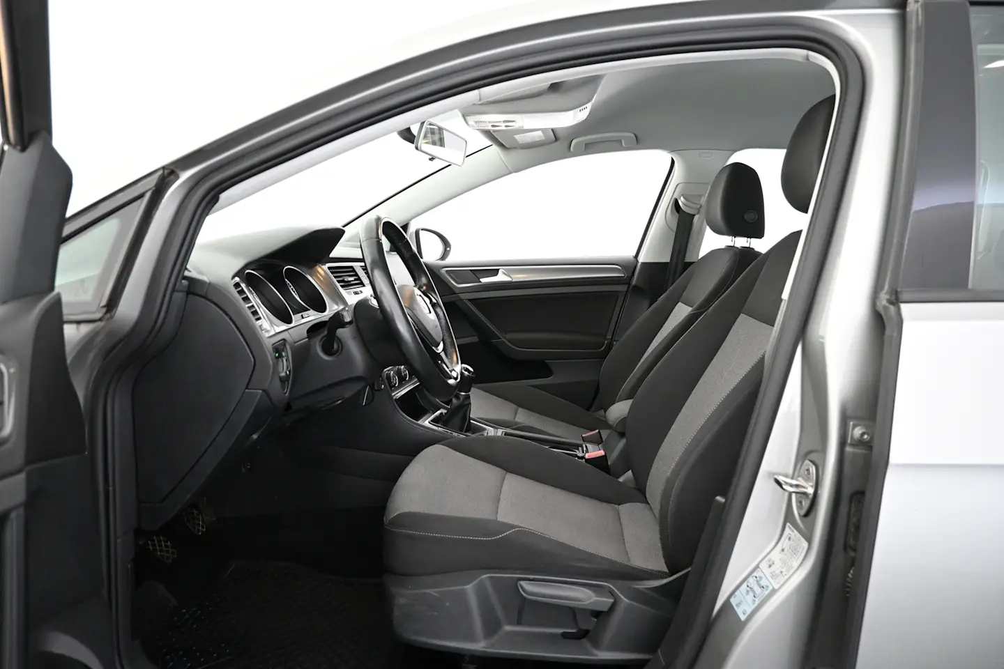 Car Image - 2yxUhVxltFYYS4N3SUoCmF