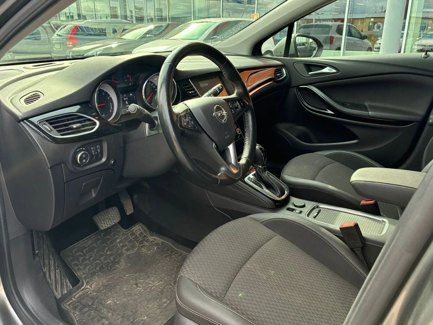 Car Image - 3eTyKWVT3R3A73YFQdkeq1