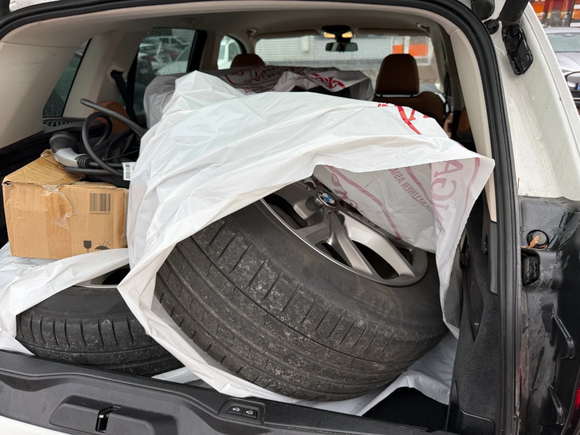 Car Image - 3D1IRAihXeXpjVJqMl8B2c