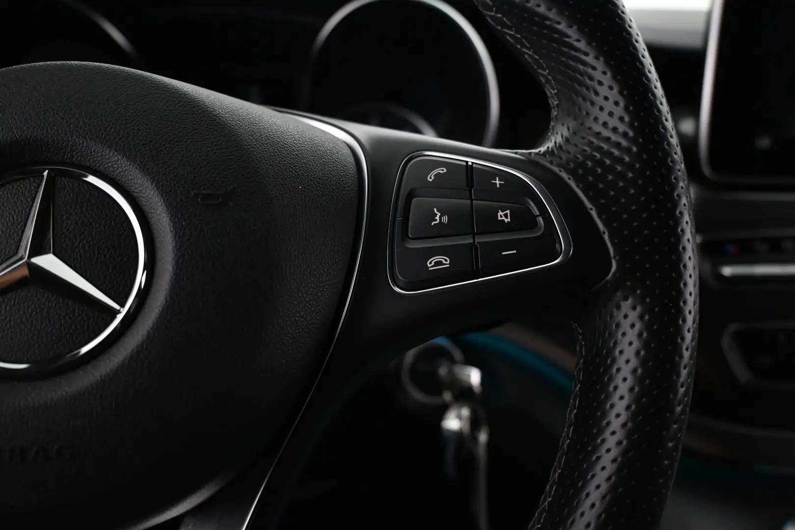 Car Image - 2bHZwrJT33zWL2ksf0Xqko
