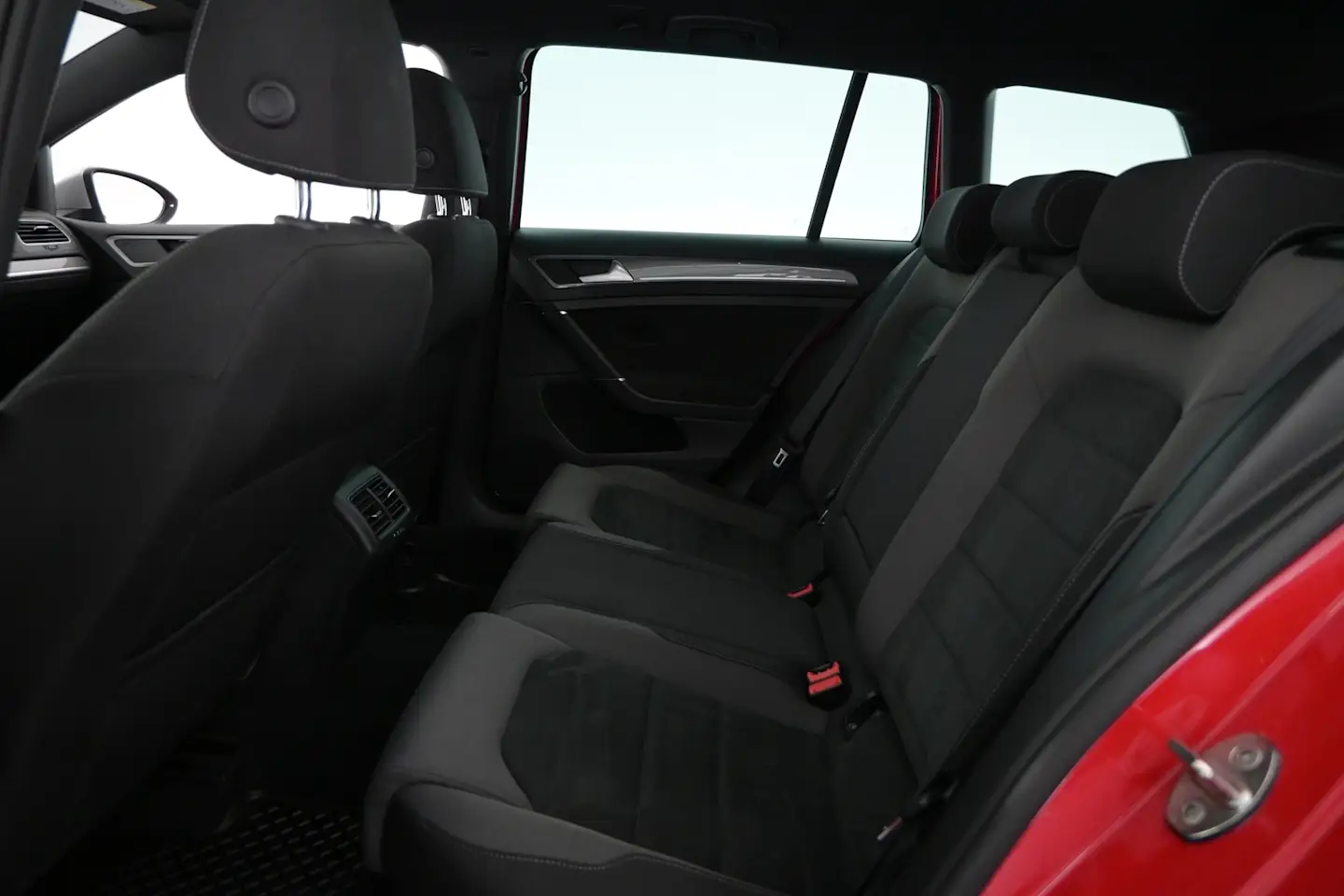Car Image - 3ESnUwdMVgnO9mYlT9yH79