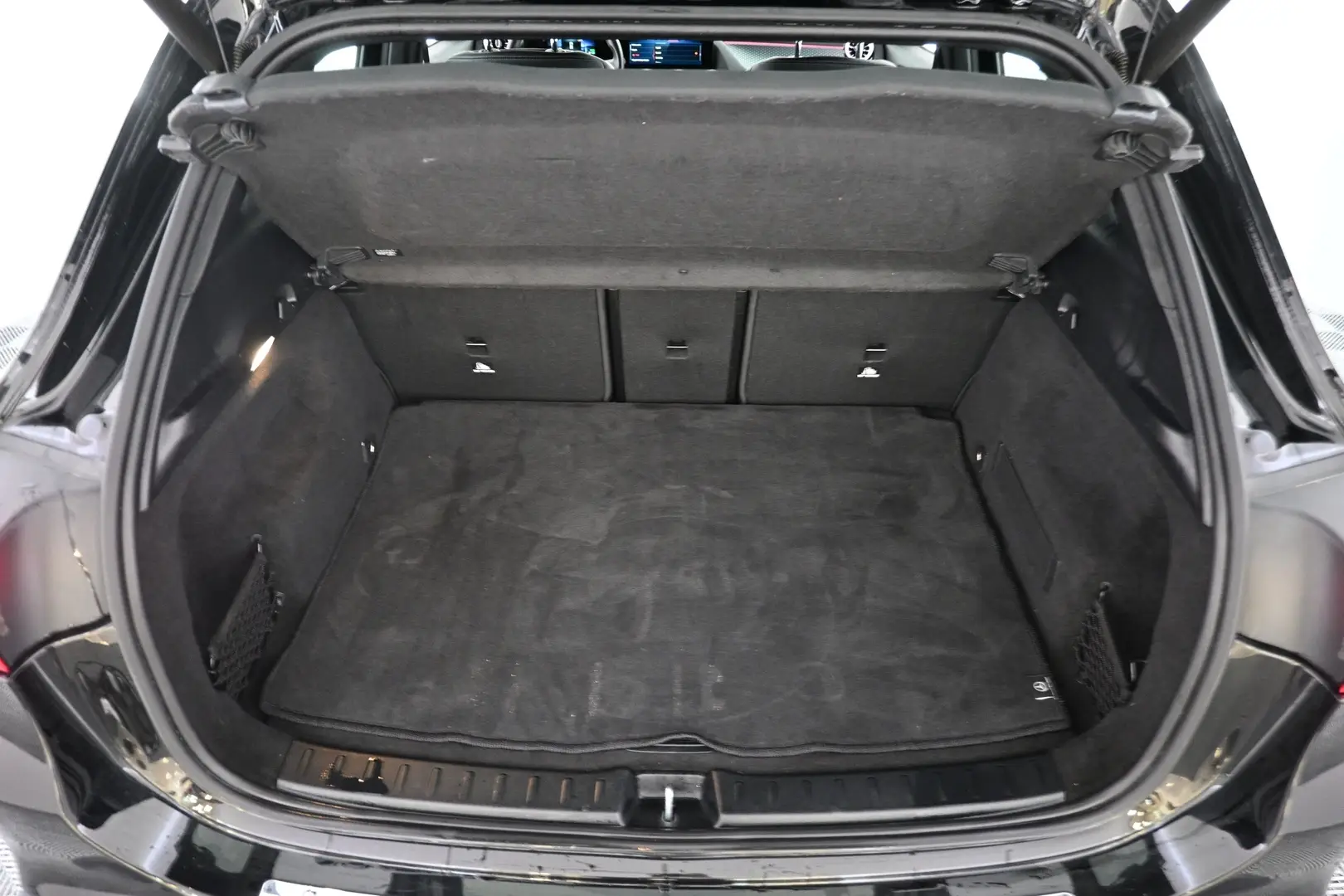 Car Image - uhrAahCGLl4loxZAeZUNF