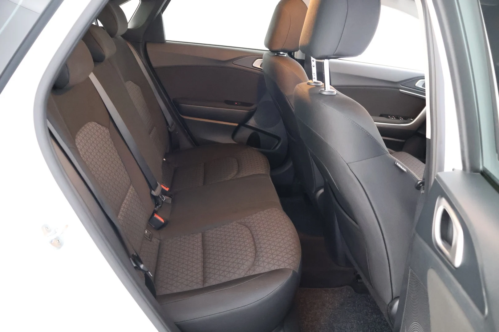 Car Image - 2p7i656u5h4gybHOpayhkN