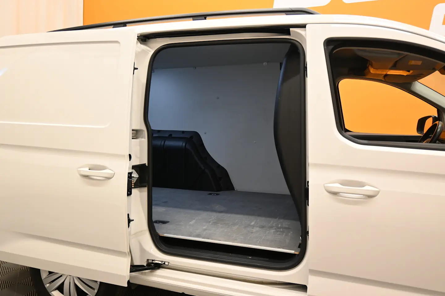 Car Image - 6Ko13nTWgRUmE88sMdcM3J