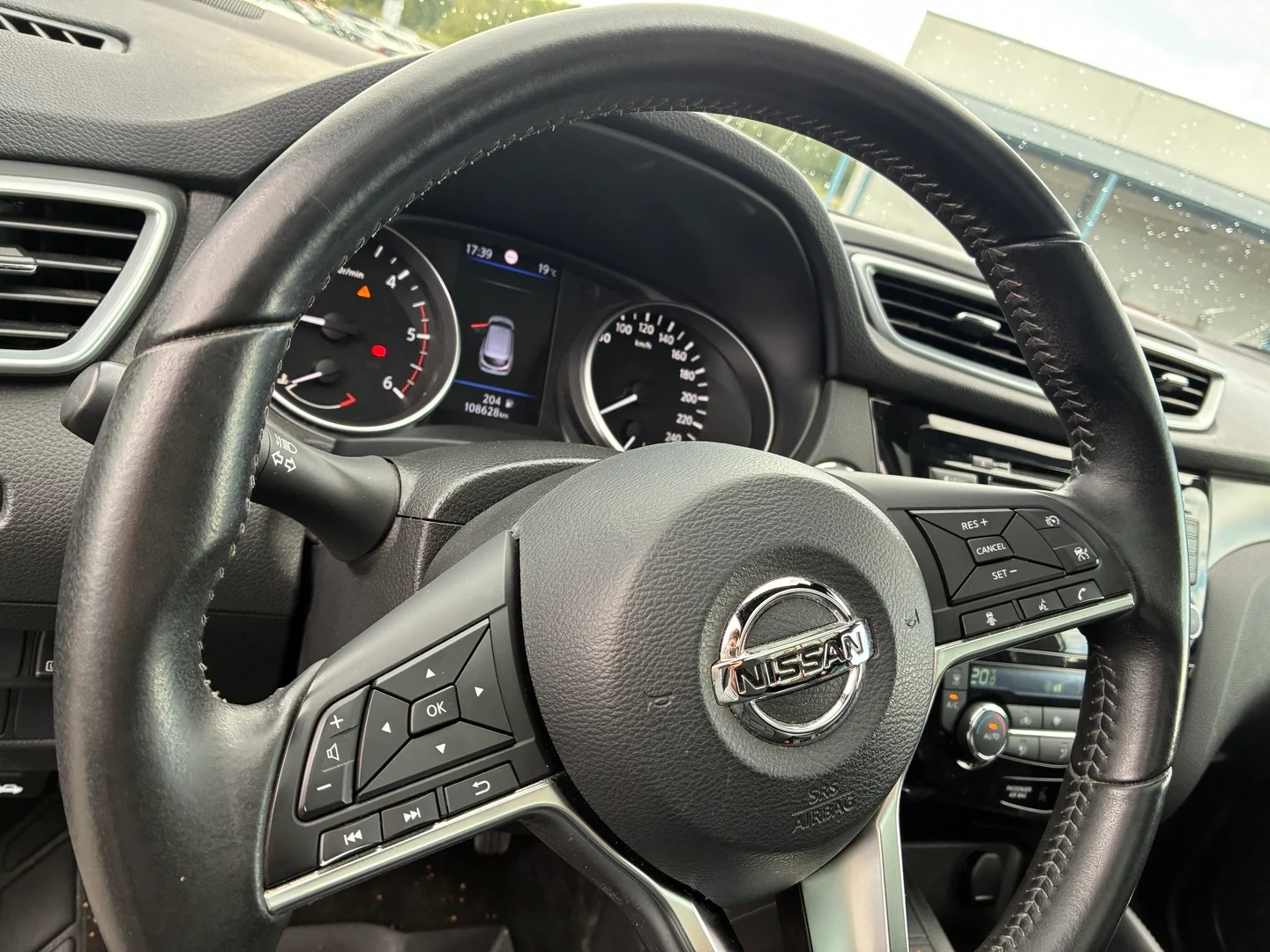 Car Image - 4JhZc4Z8tdmYQWJN1y1KCc